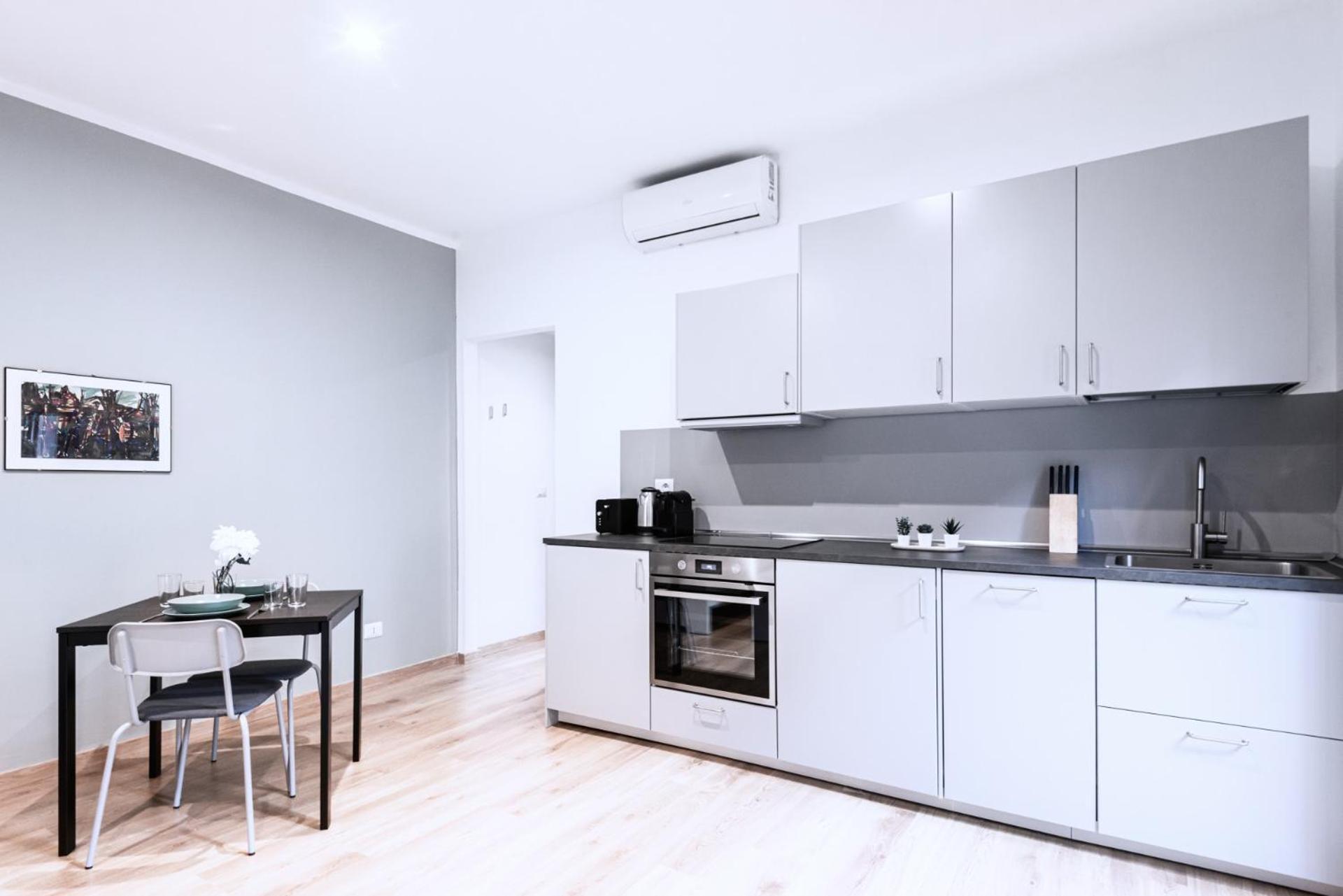 Apartament Easylife - Studio Con Balcone In Risorgimento Mediolan Zewnętrze zdjęcie